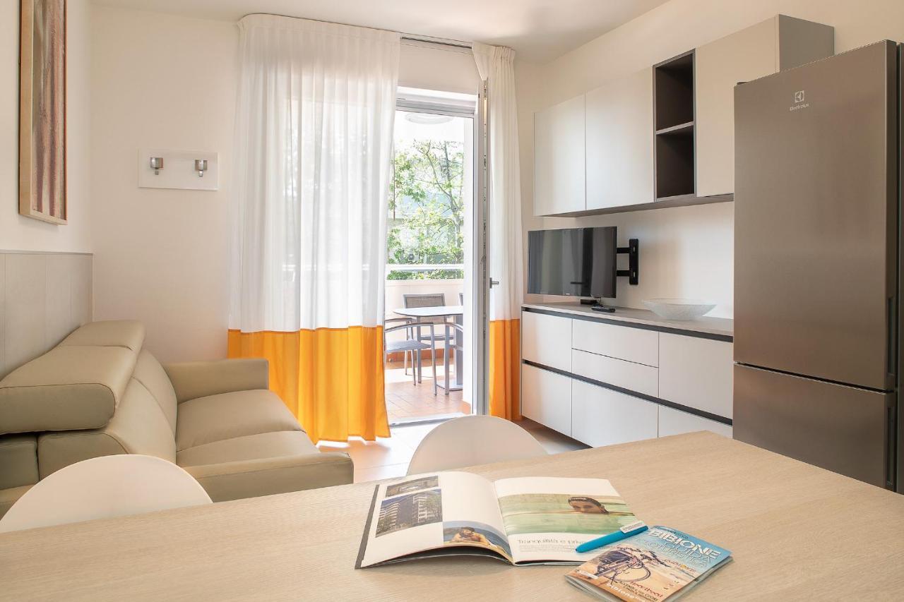 Residence Serenissima Бибионе Экстерьер фото