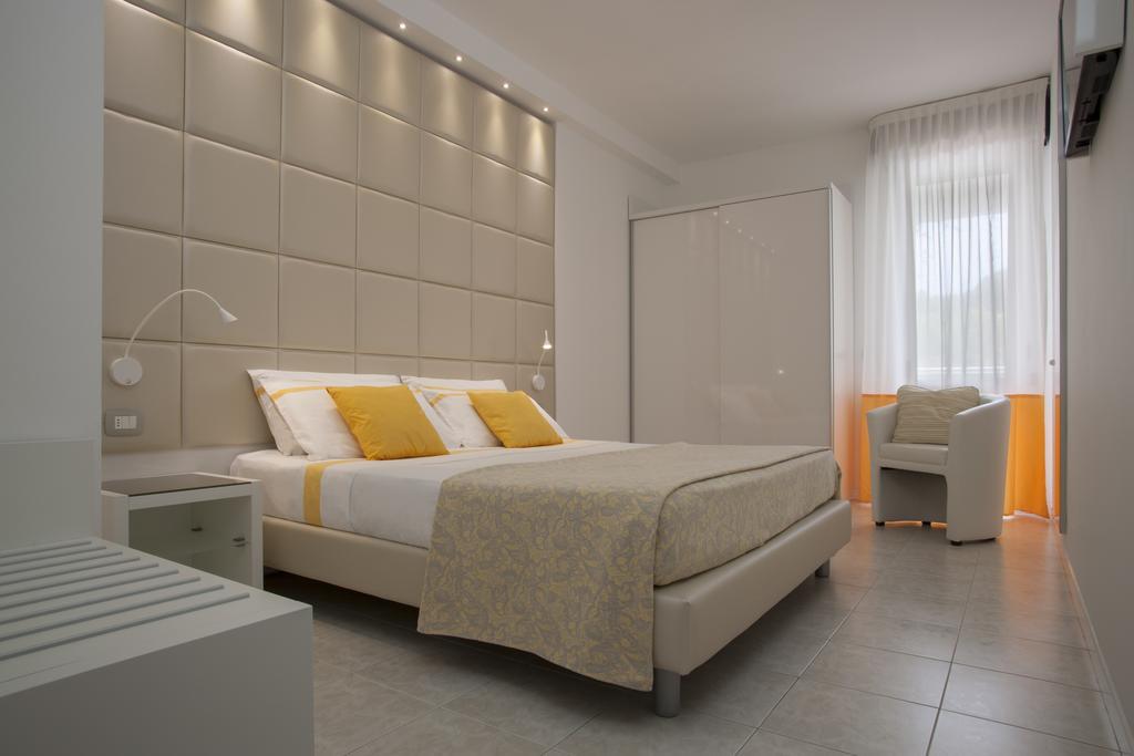Residence Serenissima Бибионе Экстерьер фото